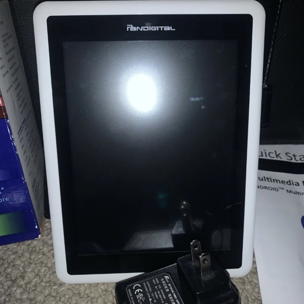 Android Pandigitel Multimedia Tablet eReader - Picture 2 of 6